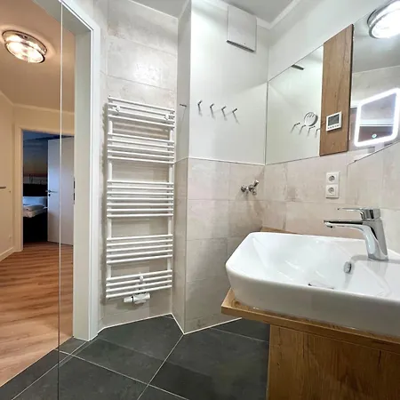 522, Seepark Apartment *