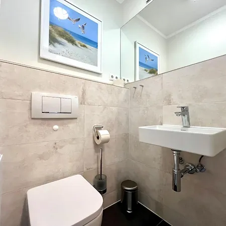 Apartment 522, Seepark *